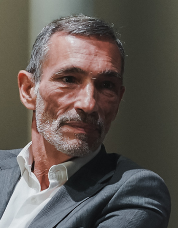 Eduardo Moura Bio